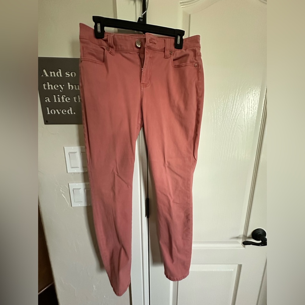 Cabi brick dust curvy jeans. 
Great year around color!!
Stretchy for super fit